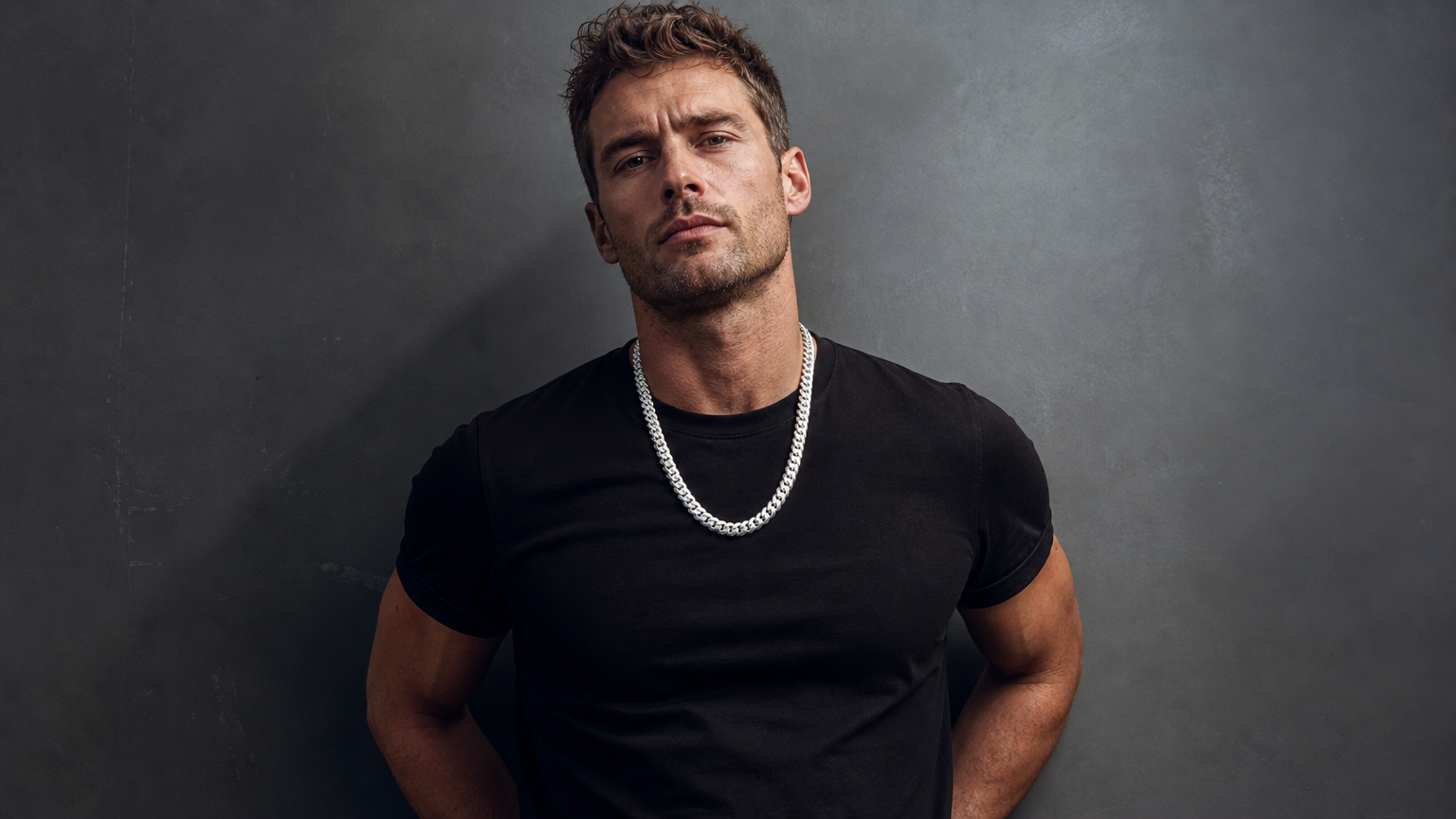 10mm Cuban on Male model grey background