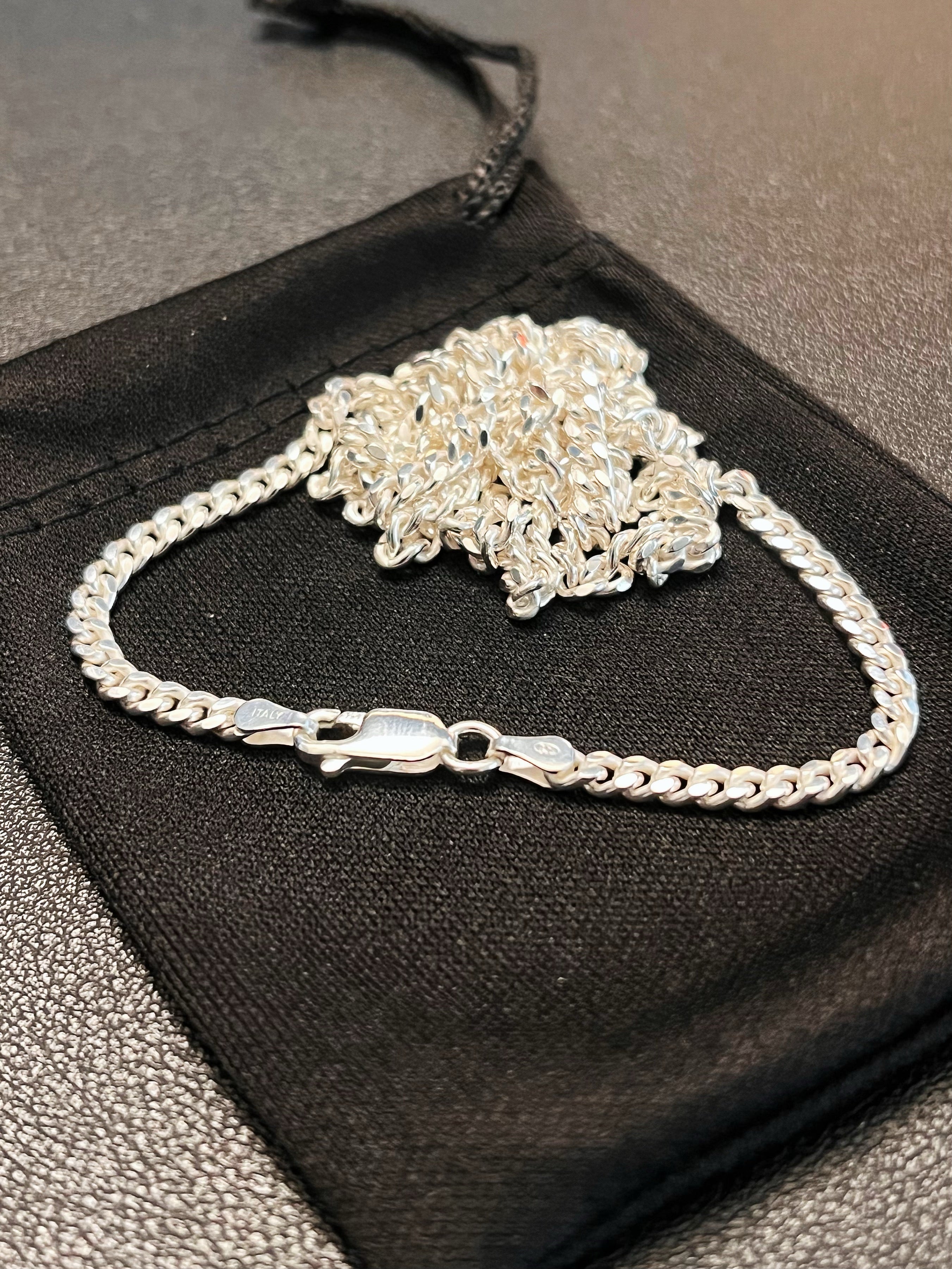 Top 5 Sterling Silver Chain Trends to Elevate Your Look - GLIMMERYN